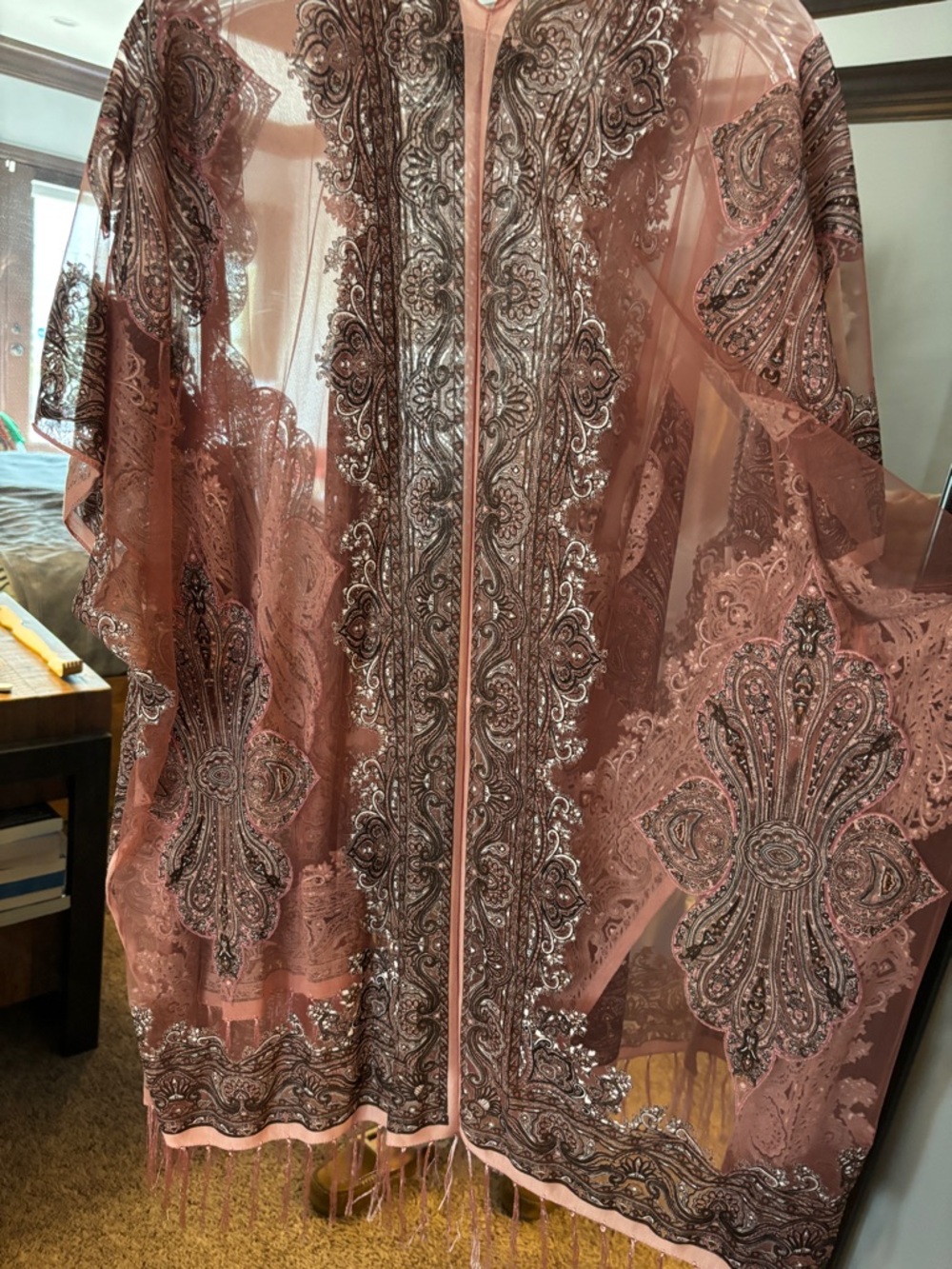 David and Young Sheer Paisley Fringe Kimono in Mauve - Picture 7 of 7
